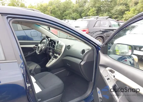 2009 Toyota Matrix S z USA, uszkodzony, nr VIN 2T1LE40E99C001166